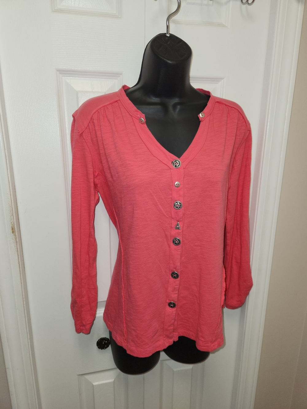 🍉Neon Buddha Pink Button-Front Long Sleeve Top